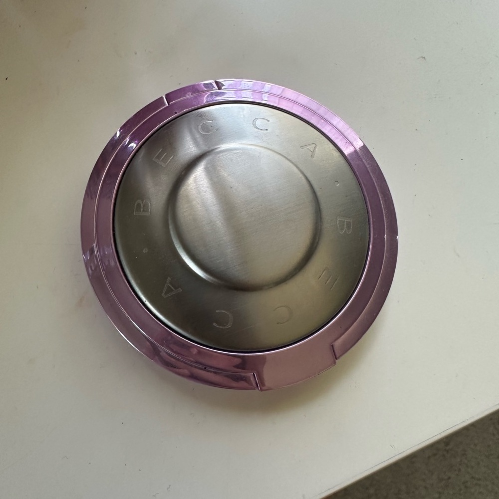 Becca cosmetics highlighter